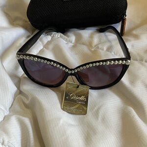 Giselle Black Sunglasses with Pearl Detailing